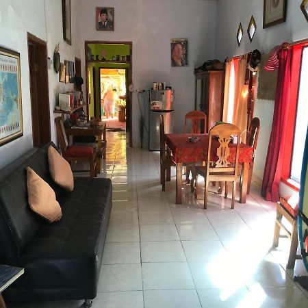 Red Beach Homestay Pasanggaran Esterno foto