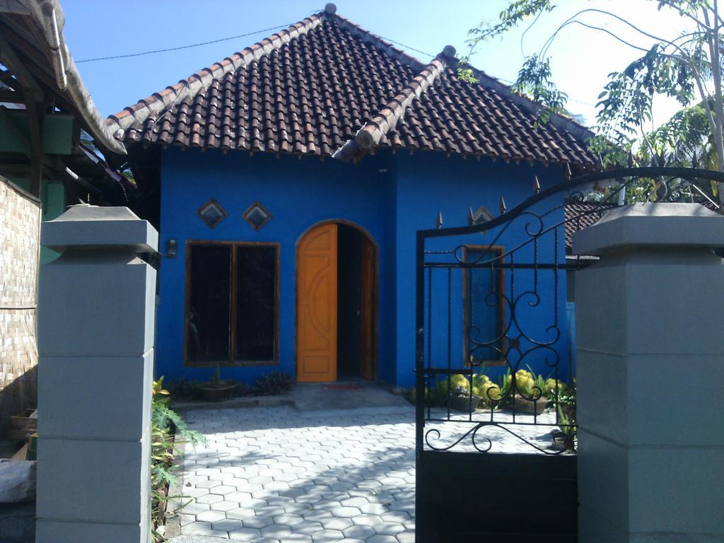 Red Beach Homestay Pasanggaran Esterno foto