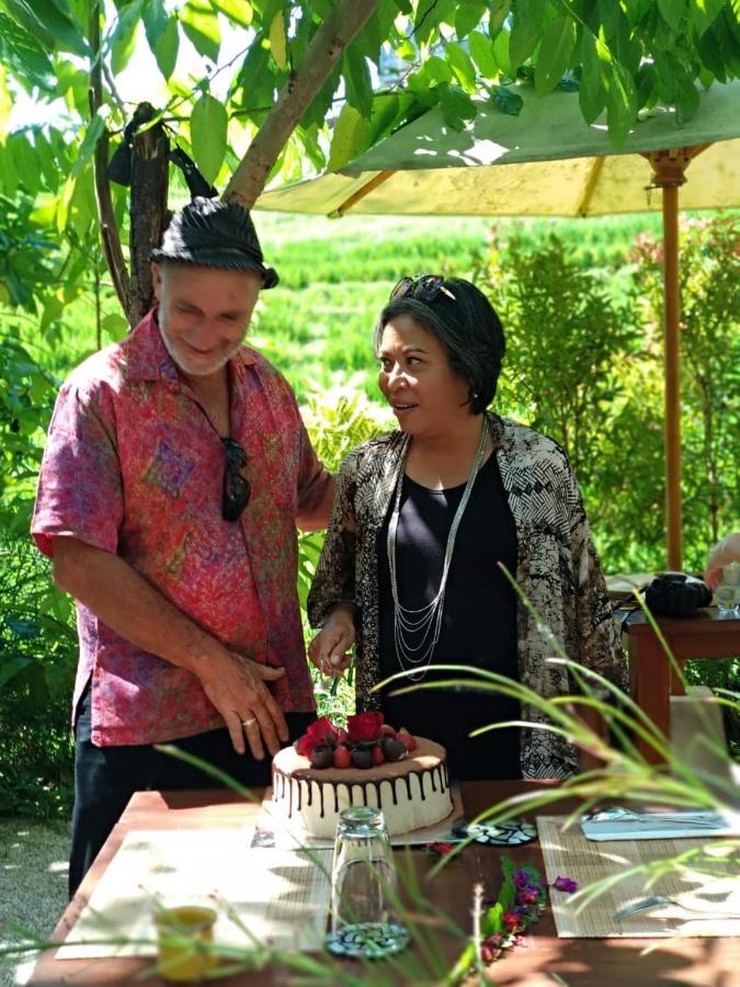 Red Beach Homestay Pasanggaran Esterno foto